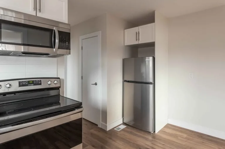253 Des Pères-Blancs Ave Vanier, ON K1L 7L6