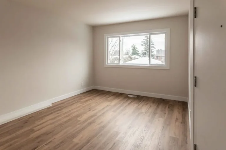 253 Des Pères-Blancs Ave Vanier, ON K1L 7L6