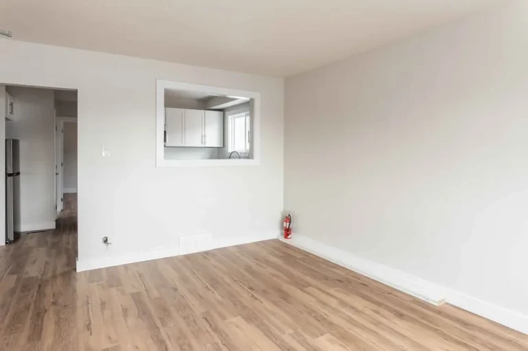 253 Des Pères-Blancs Ave Vanier, ON K1L 7L6
